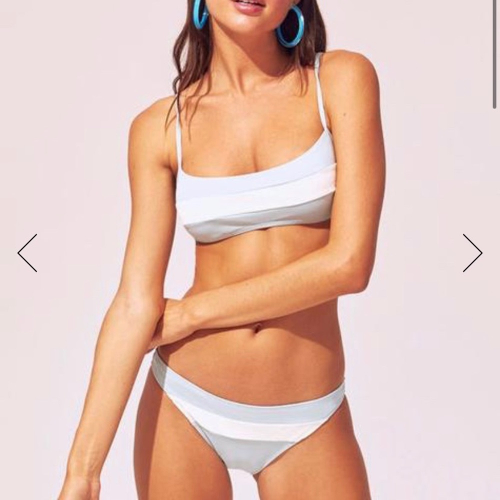 Solid and Striped the Brooke Bottom in sky blue